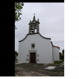 Igrexa Parroquial e Cruceiro (Ledoira)