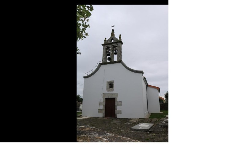 Igrexa Parroquial e Cruceiro (Ledoira)