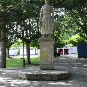 Estatua Leiteira