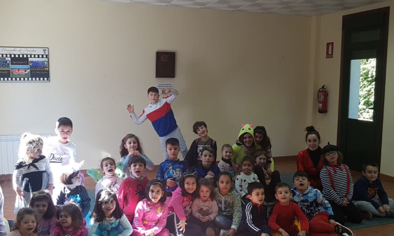 Trinta nenos e nenas participan nos campamentos de Entroido gratuítos organizados polo Concello de Frades