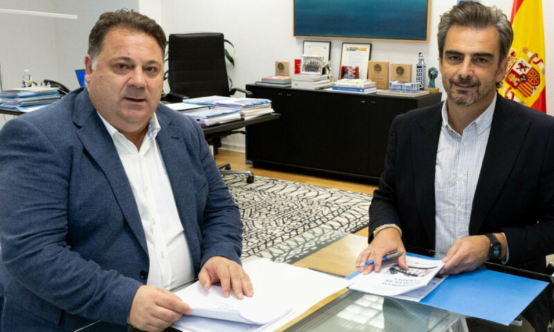 O alcalde de Frades reúnese co conselleiro de Presidencia, Xustiza e Deportes