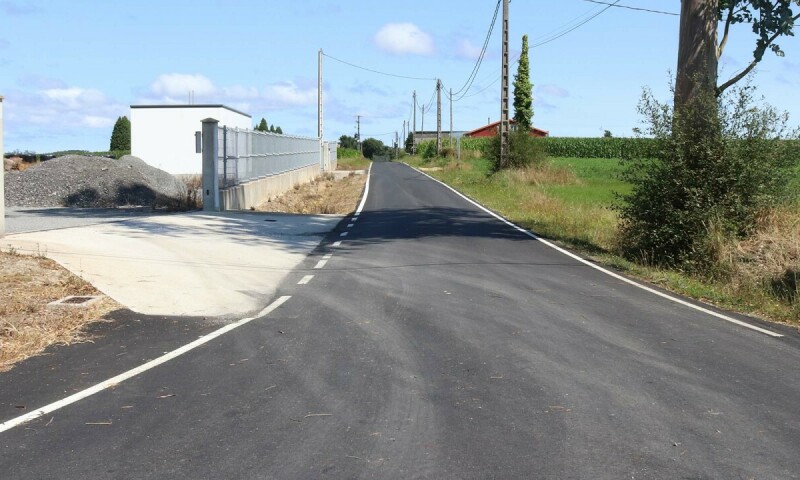 O Concello de Frades vén de rematar a mellora de máis de sete quilómetros de estradas e accesos a aldeas por case 370.000 euros