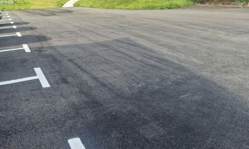 O Concello de Frades inviste máis de 180.000€ na mellora dos accesos a Caboladrón e ao punto limpo, así como no parking do colexio