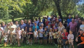 Trinta nenos e nenas desfrutaron do XXII Campionato de Pesca Infantil de Frades 