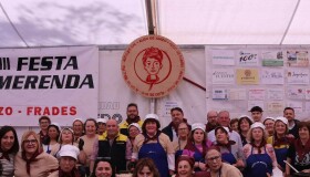 Milleiros de persoas desfrutan en Frades da XVIII Festa da Merenda de Aiazo 