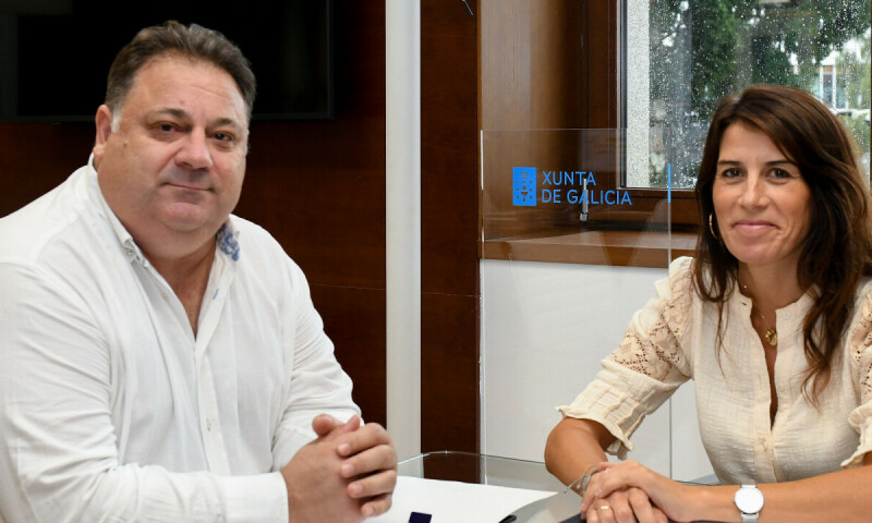 A Xunta de Galicia e Concello de Frades acometerán a humanización dos accesos á piscina municipal