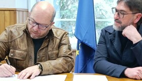 O Concello de Frades e o Arcebispado de Santiago renovan o convenio para conservar o patrimonio cultural do municipio