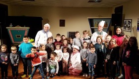  O Concello de Frades celebra unha gran festa de Nadal con Teatro Ghazafelhos na que participaron trinta nenos e nenas