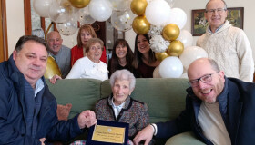 Isabel Fernández Regueira, veciña de Ponte Carreira, celebra o seu 100 aniversario