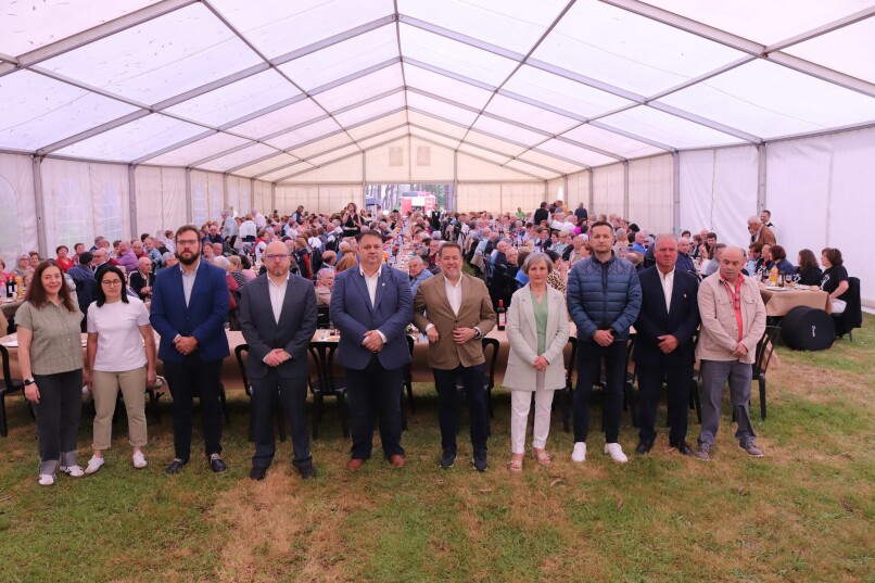Máis de 500 persoas celebraron a XXVI Festa dos Maiores do Concello de Frades