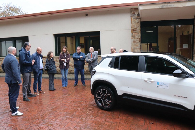 Frades e Ordes reciben un vehículo para o servizo de protección do ambiente financiado a través do Fondo de Compensación Ambiental