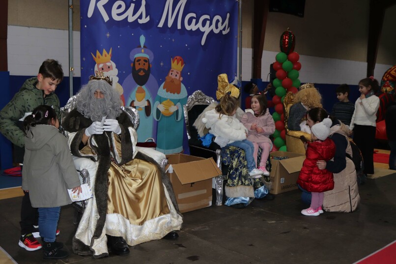 Unhas 500 persoas participaron na Cabalgata e Festa de Reis do Concello de Frades