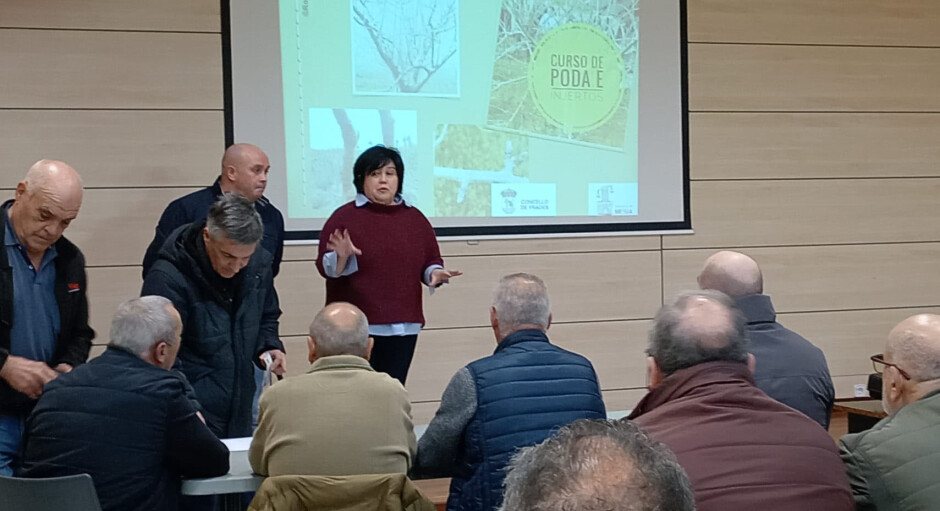 Comeza unha nova edición do Curso de Poda e Enxertos dos Concellos de Frades e Mesía con 29 participantes