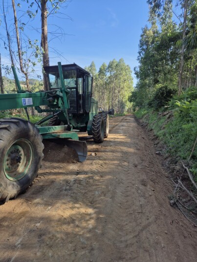 O Concello de Frades renova o convenio contra incendios e mellora cinco quilómetros de pistas forestais