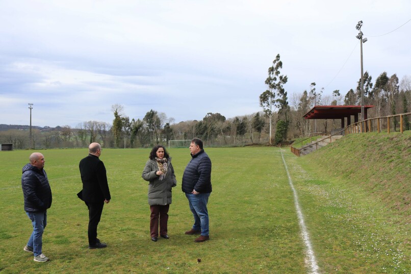 O Concello de Frades e Xunta invisten 60.000 € na renovación do alumeado deportivo dos campos de fútbol de Ponte Carreira e Abellá