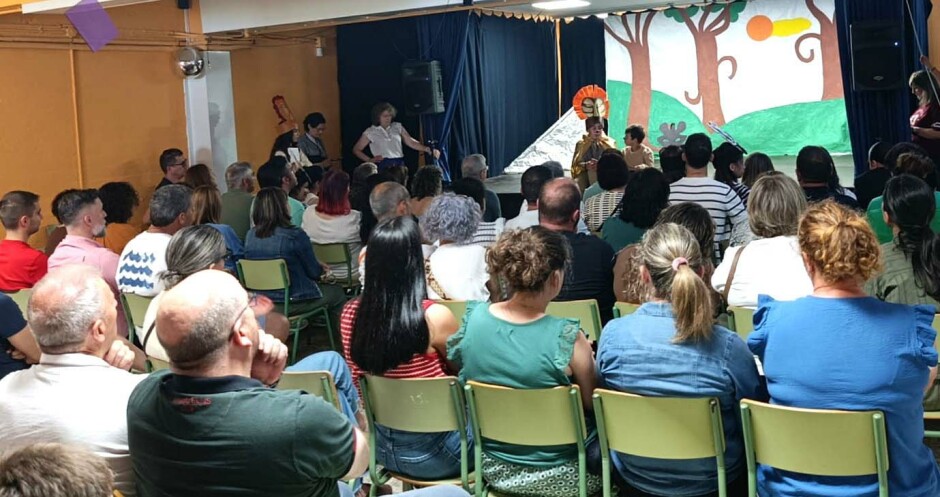 O musical “O Rei León” une a escolares, maiores e familias no quinto encontro interxeracional de Frades