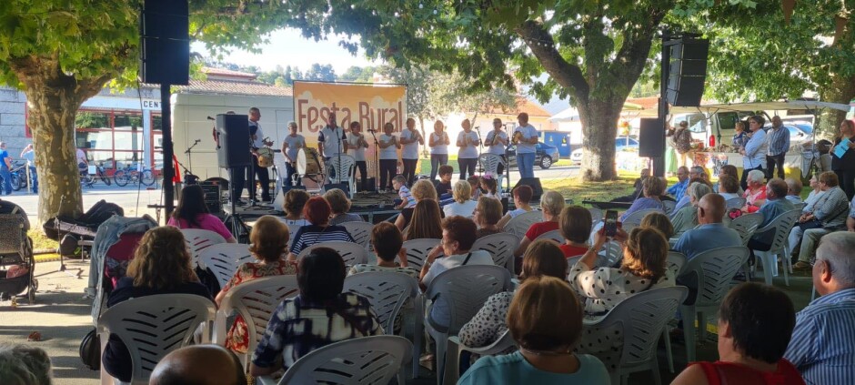 Máis dun milleiro de persoas participaron na primeira Festa Rural de Frades
